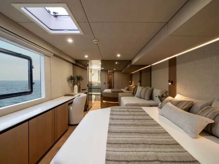 Bootverhuur Olbia goedkoop Sunreef 70