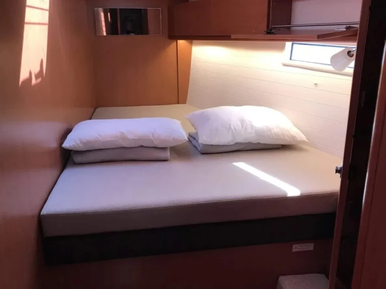 Verhuur Zeilboot in Álimos - Bavaria Bavaria Cruiser 51 (5 cab.)