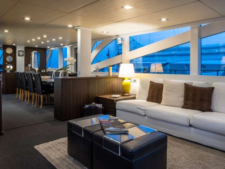 Verhuur Jacht Custom met vaarbewijs