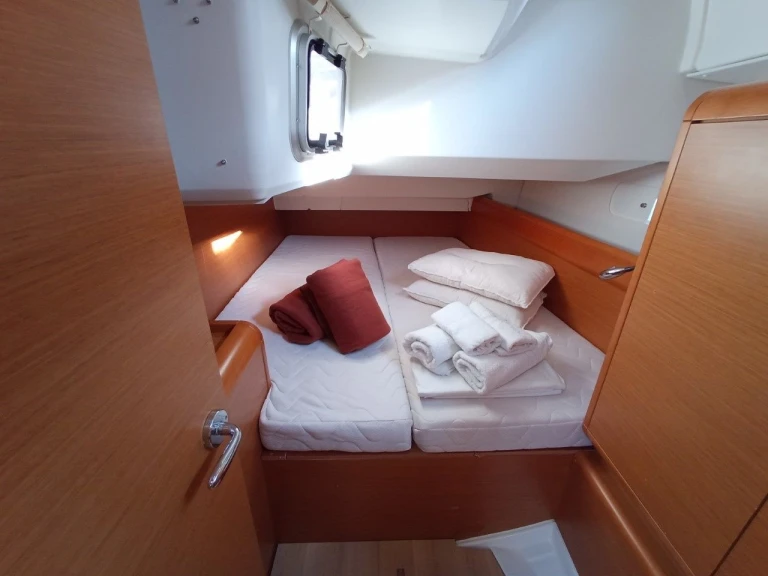 Jachthuur in Lefkáda - Jeanneau Sun Odyssey 379 (3 cab.) via SamBoat