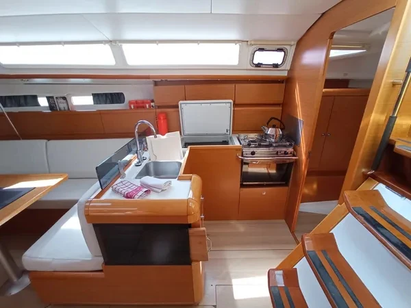 Jeanneau Sun Odyssey 439 (4 cab.) te huur van particulier of professional in Lefkáda