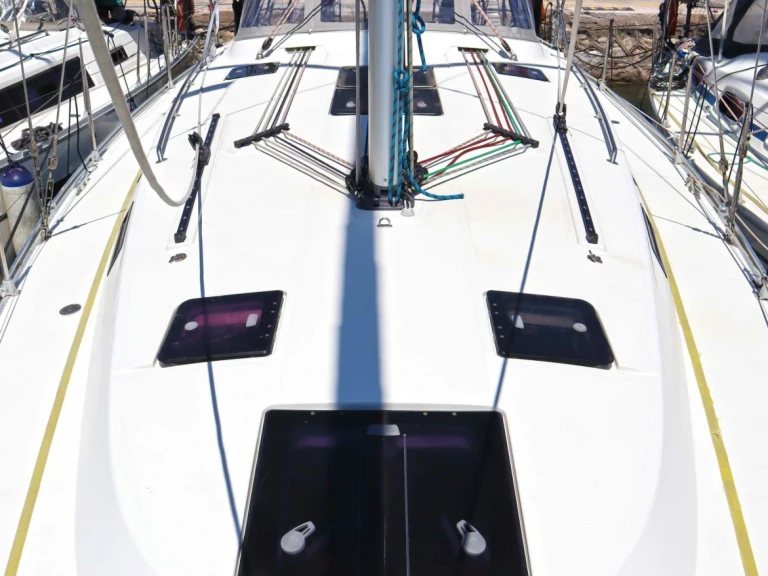 Zeilboot te huur in Néa Péramos voor de beste prijs