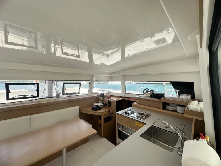Verhuur Catamaran in Tivat - Excess Excess 11 (6 cab.)