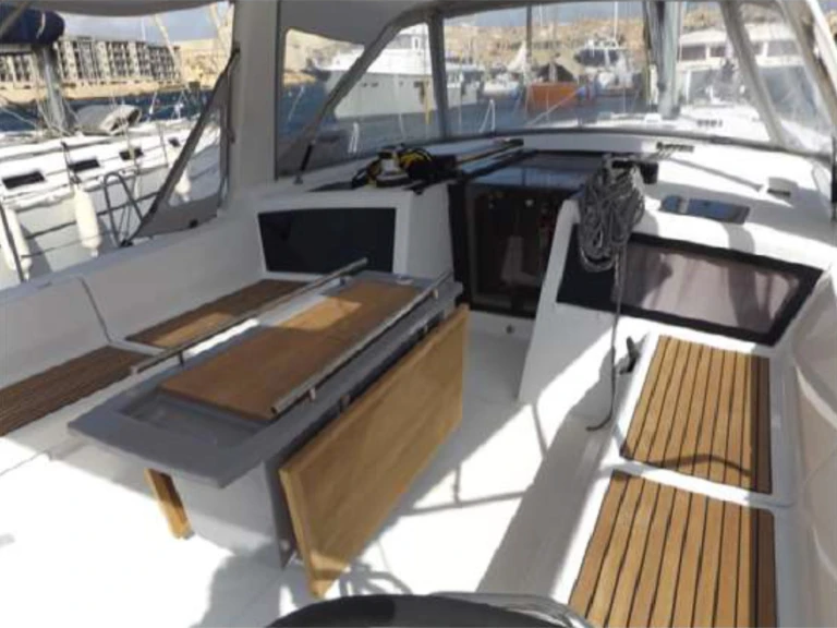 Bootverhuur Kalkara goedkoop Oceanis 48