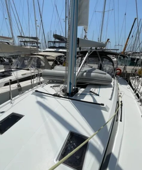 Verhuur Zeilboot in Álimos - Bavaria Bavaria C42 (3 cab.)