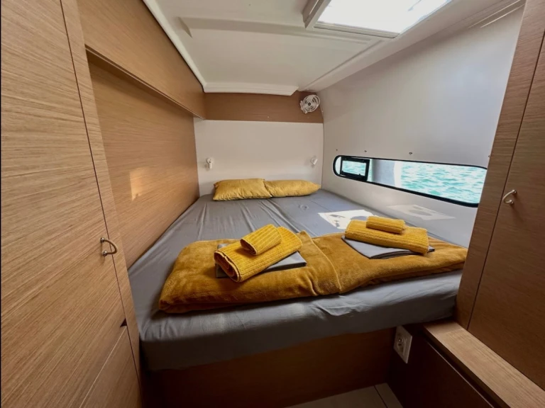 Verhuur Catamaran in Lefkáda - Excess Excess 11 (6 cab.)