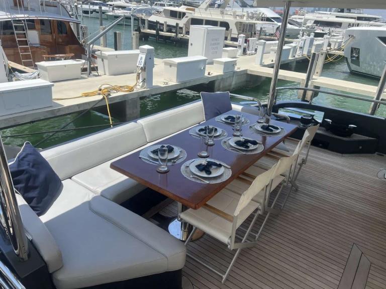 Azimut Sky te huur van particulier of professional in Montauk