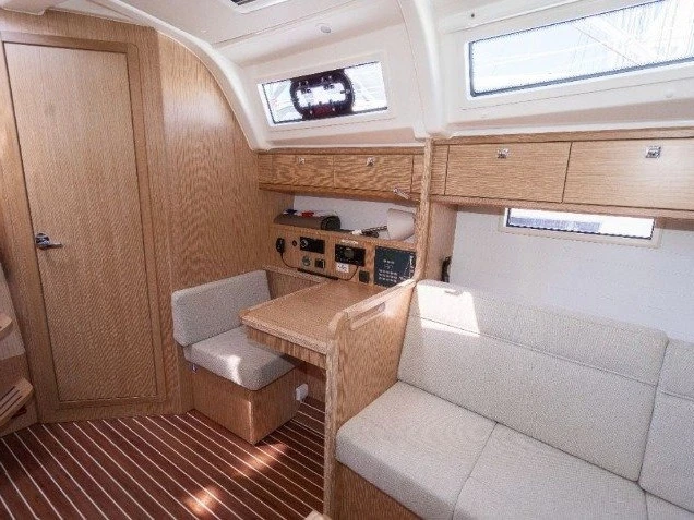 Bootverhuur Bavaria Cruiser 37 in Pula via SamBoat