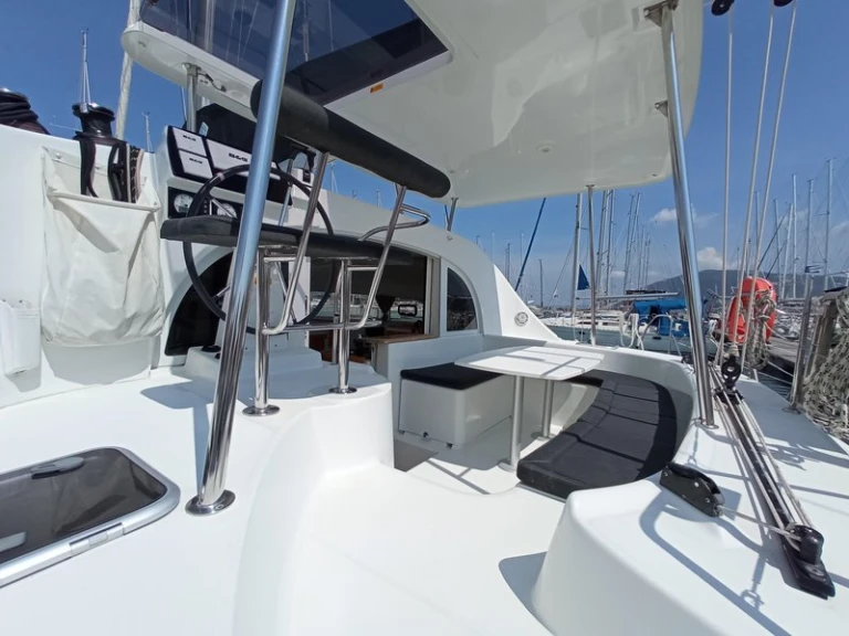 Verhuur Catamaran Lagoon met vaarbewijs