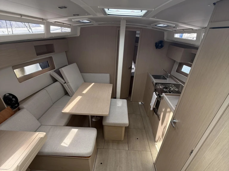 Bénéteau Oceanis 37.1 (3 cab.) te huur van particulier of professional in Lefkáda