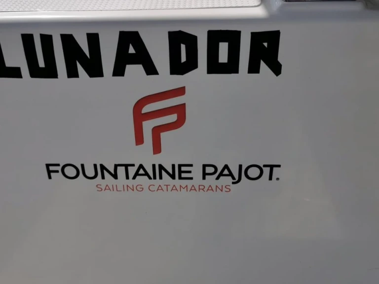 Huur een Fountaine Pajot Isla 40 (5 cab.) in Propriano