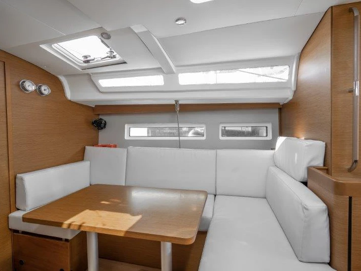 Bootverhuur Néa Péramos goedkoop Sun Odyssey 440