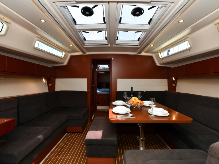 Verhuur Zeilboot Hanse met vaarbewijs