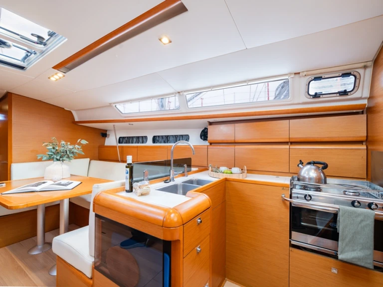 Verhuur Zeilboot Jeanneau met vaarbewijs
