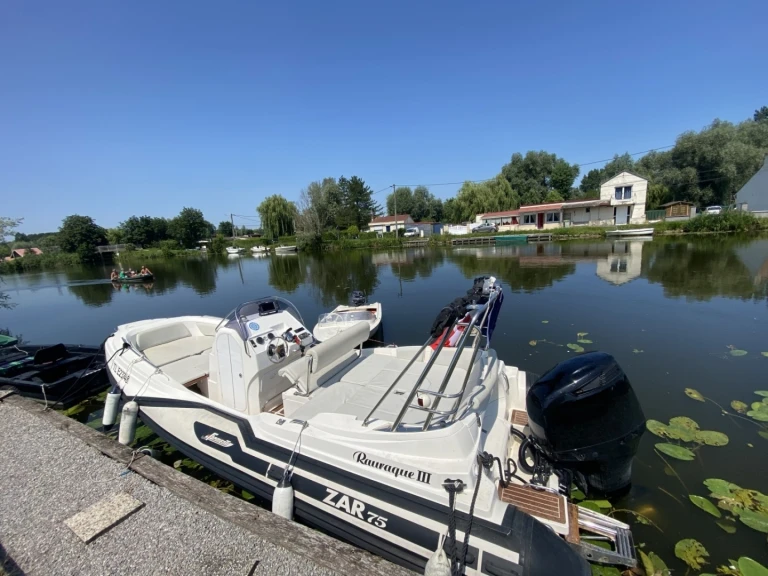 Bootverhuur Zar Zar 75 Suite Plus in Cogolin via SamBoat