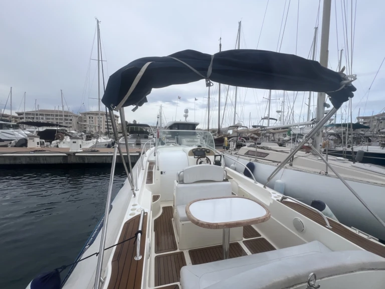 Bootverhuur Capelli Tempest 900 WA in Cogolin via SamBoat