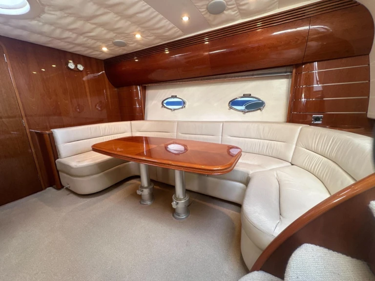 Huur een Princess Princess V50 in Golfe-Juan