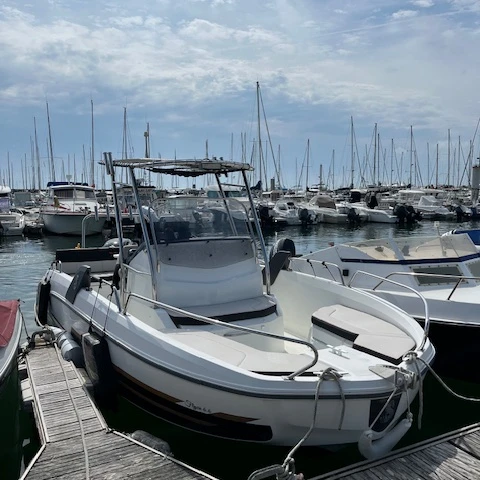 Huur Motorboot met of zonder schipper Bénéteau in Pornichet