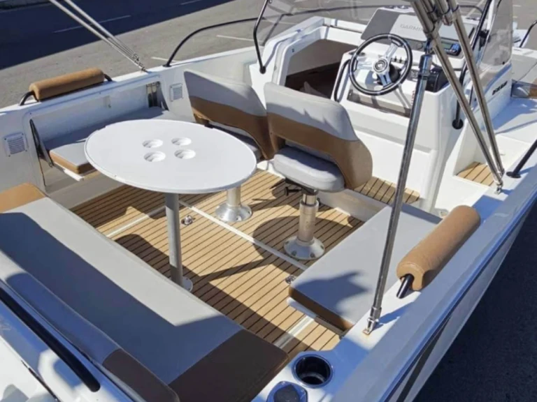 Bootverhuur Bénéteau Flyer 7 SUNdeck in Marina de Palamós via SamBoat