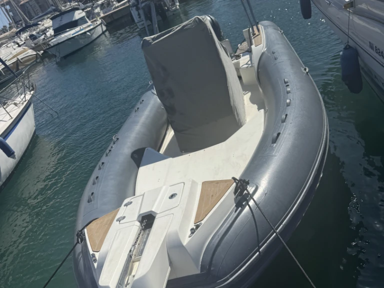 Bootverhuur Capelli Tempest 775 Open in Fréjus via SamBoat