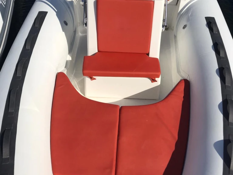 RIB te huur in Porto Rotondo voor de beste prijs