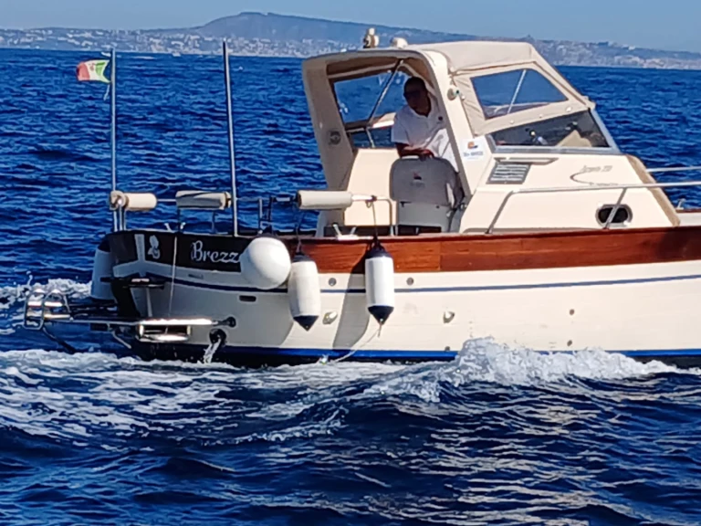 Bootverhuur Tecnonautica Jeranto 750 in Sorrento via SamBoat