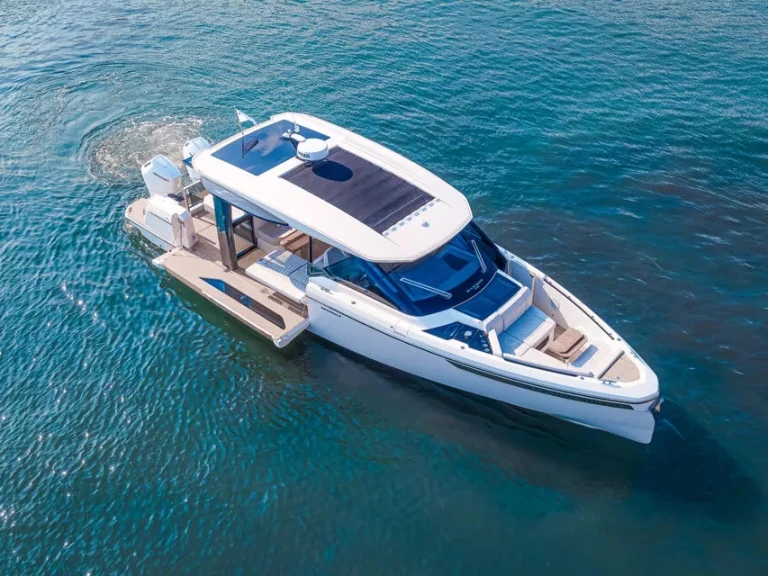 Bootverhuur Saxdor 400 GTO in Cogolin via SamBoat