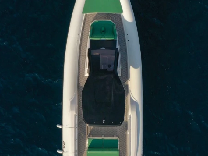 Huur een Panamera PY 110 GT VELOCE  in Capri