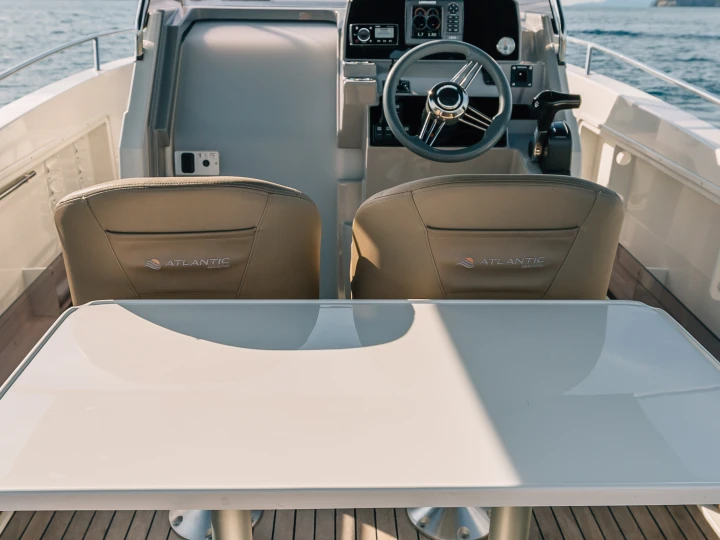 Motorboot te huur in Split Port voor de beste prijs