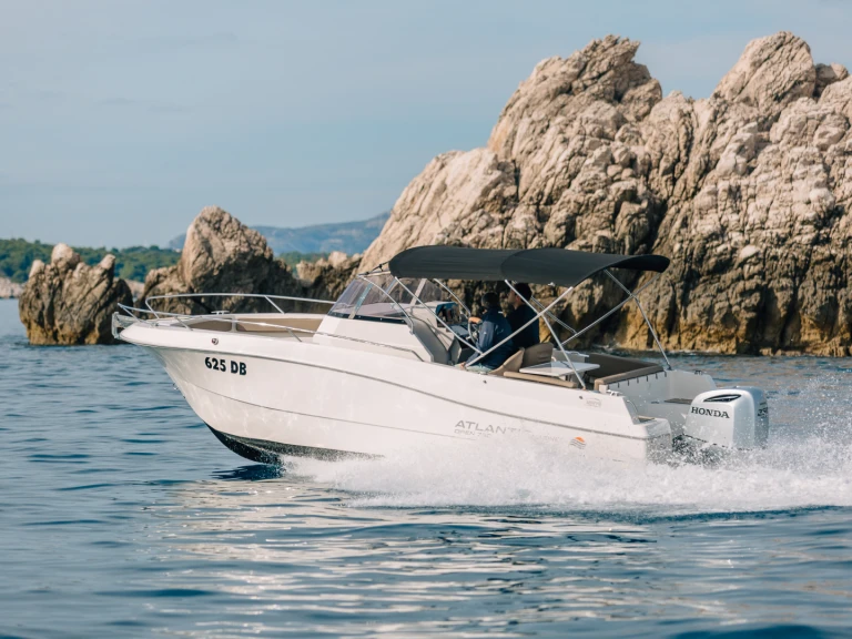 Atlantic open 750 te huur van particulier of professional in Split Port