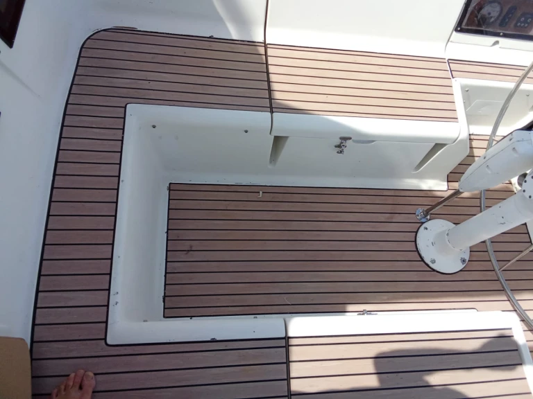 Jachthuur in Baie de Bandol - Jeanneau Sun Magic 44 via SamBoat