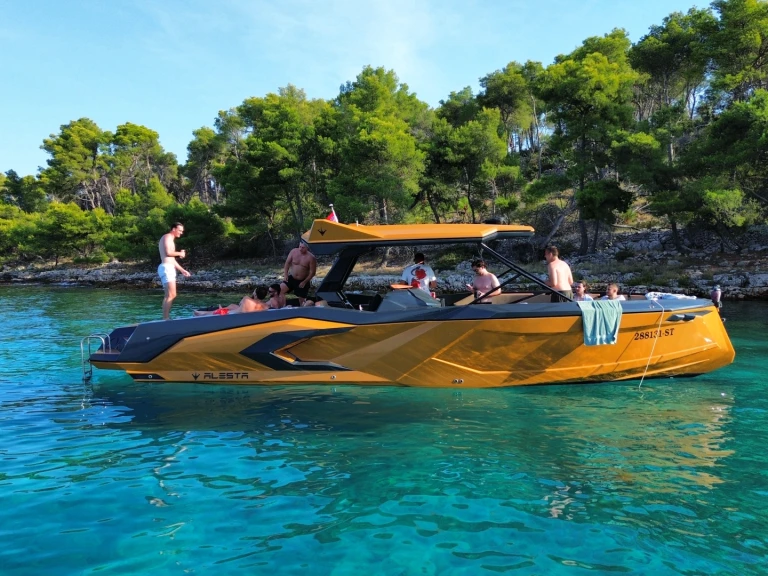 Verhuur Motorboot in Split - Alesta Marine Raptor parasailing