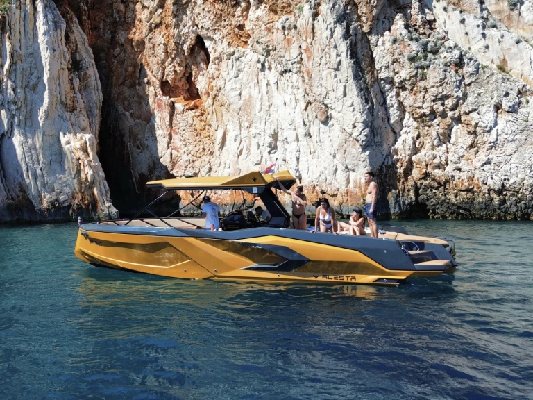 Huur Motorboot met of zonder schipper Alesta Marine in Split