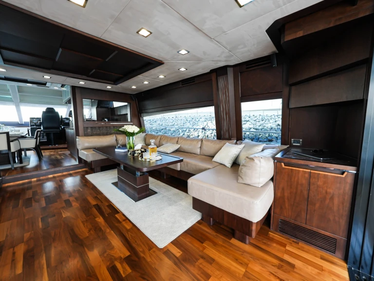 Galeon Galeon 780 te huur van particulier of professional in Dubai Marina