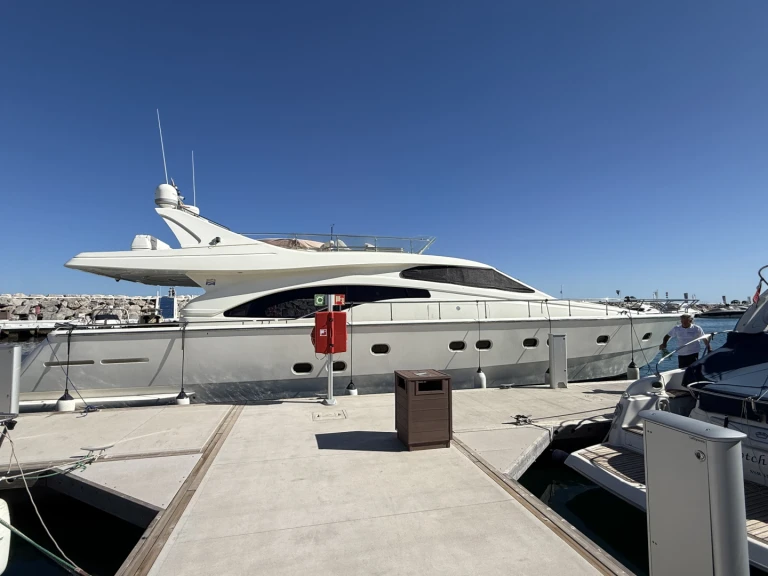 Bootverhuur Palma de Mallorca goedkoop Ferretti 68 Anniversary