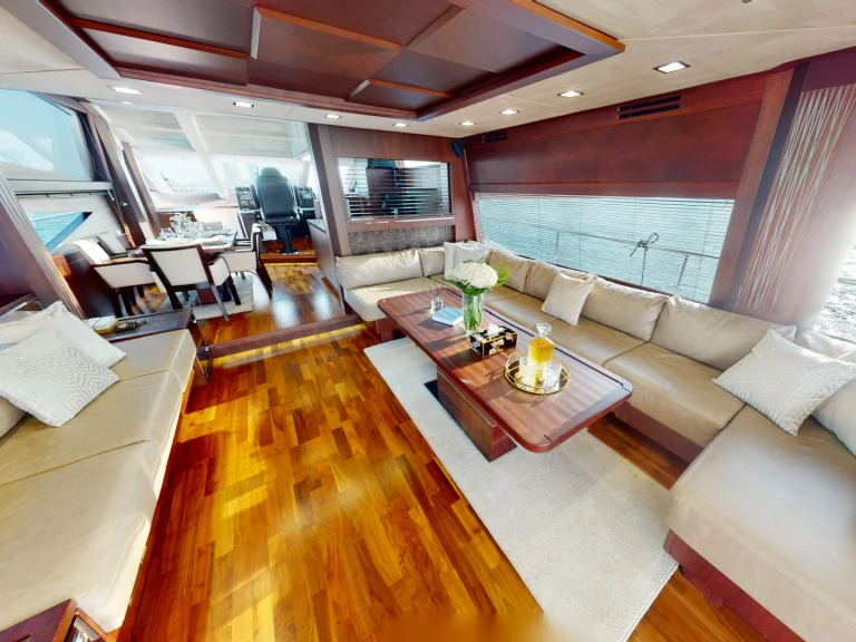 Bootverhuur Dubai Marina goedkoop Galeon 780