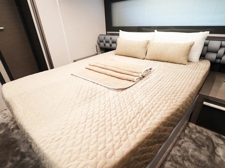 Verhuur Motorboot Pershing met vaarbewijs