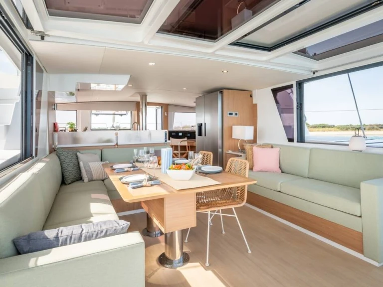 Catamaran te huur in Raiatea Island voor de beste prijs