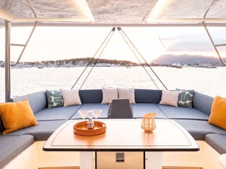 Bootverhuur Raiatea Island goedkoop Bali 5.2 - 6 + 2 cab.