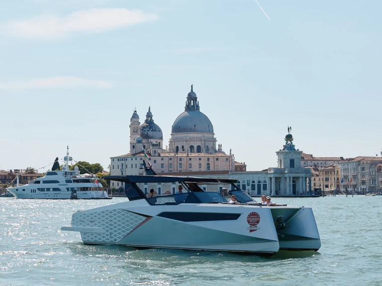 Bootverhuur Dracan Marine Dracan 42 in Casale sul Sile via SamBoat