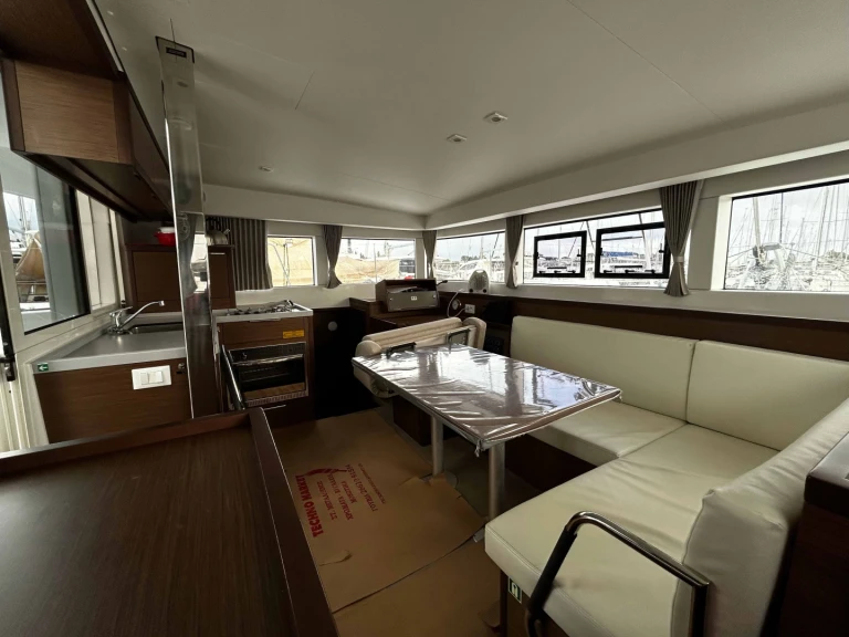 Huur Catamaran met of zonder schipper Lagoon in Gouviá