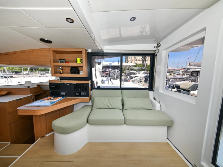 Huur een Bali Bali Catsmart (6 cab.) in Tivat