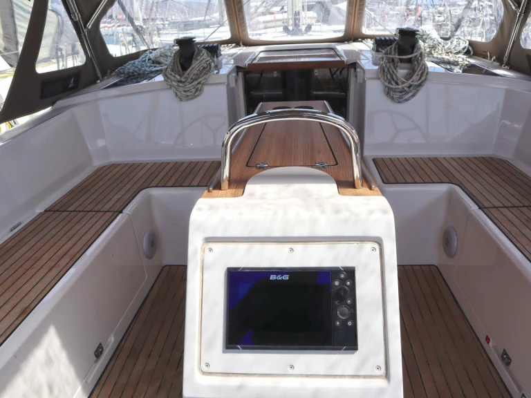 Bootverhuur Bavaria Bavaria C42 (3 cab.) in Paros (Eiland) via SamBoat