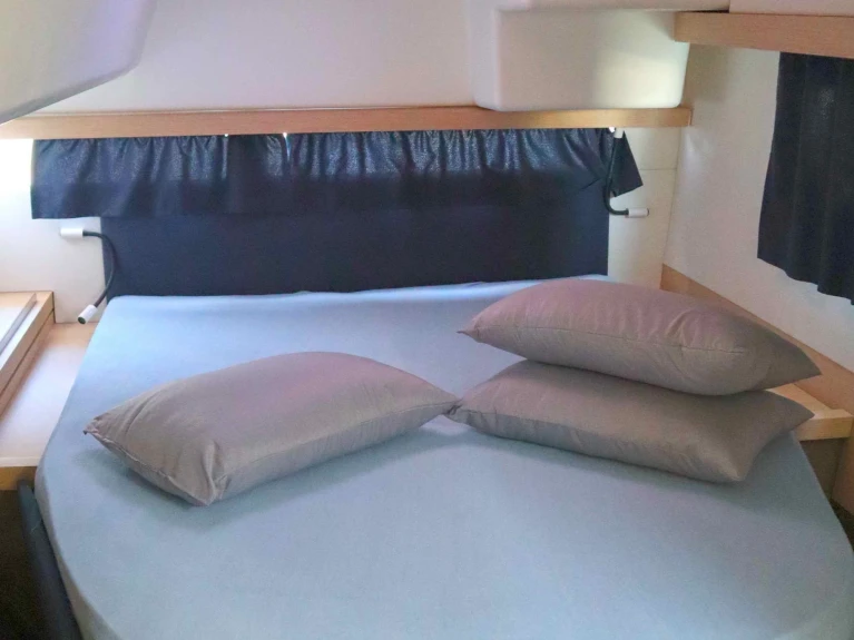 Bootverhuur Fountaine Pajot Lucia 40 (4 cab.) in Lefkáda via SamBoat