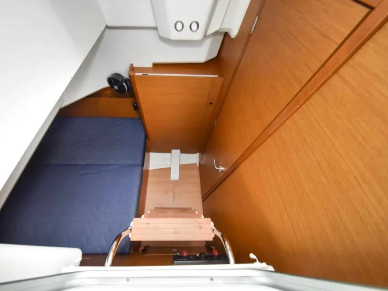 Jeanneau Sun Loft 47 (7 cab.) te huur van particulier of professional in Bormes-les-Mimosas