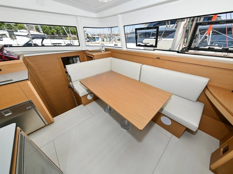 Verhuur Catamaran Excess met vaarbewijs