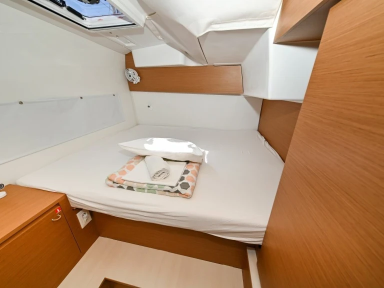 Excess Excess 11 (6 cab.) te huur van particulier of professional in Pula