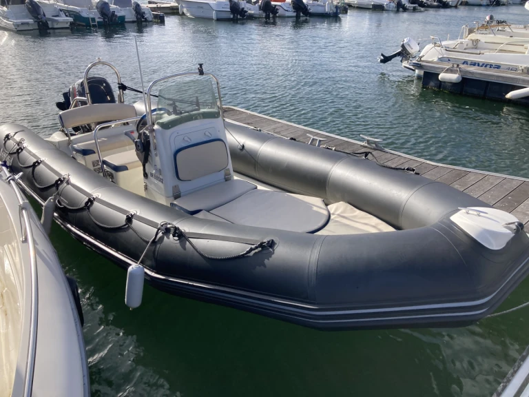 Bootverhuur Bombard Explorer 640 SB in Larmor-Plage via SamBoat