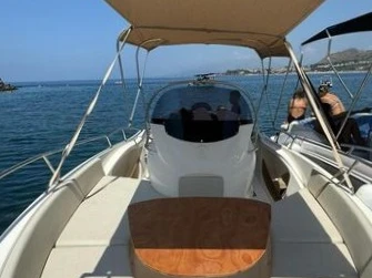 Huur een Romar Bermuda 690 in Porto di Salerno