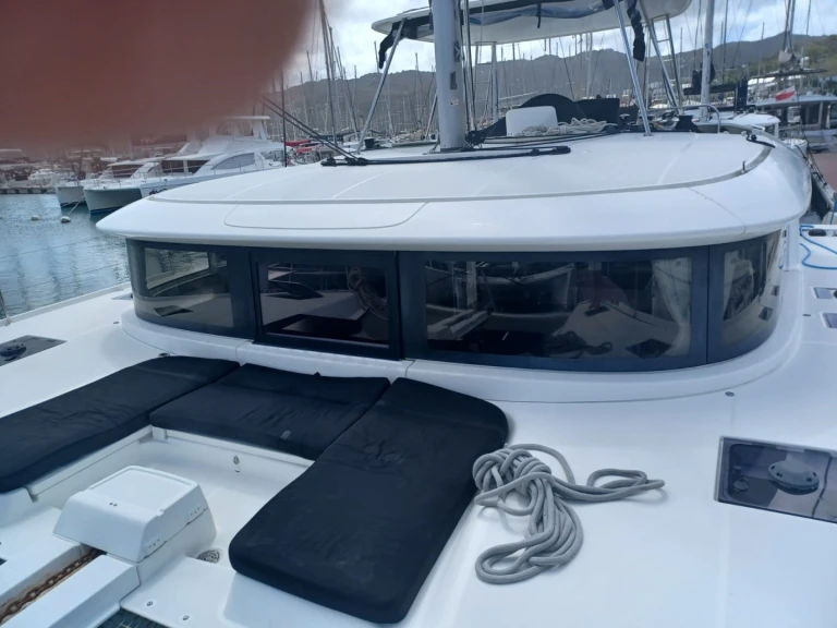 Verhuur Catamaran Lagoon met vaarbewijs